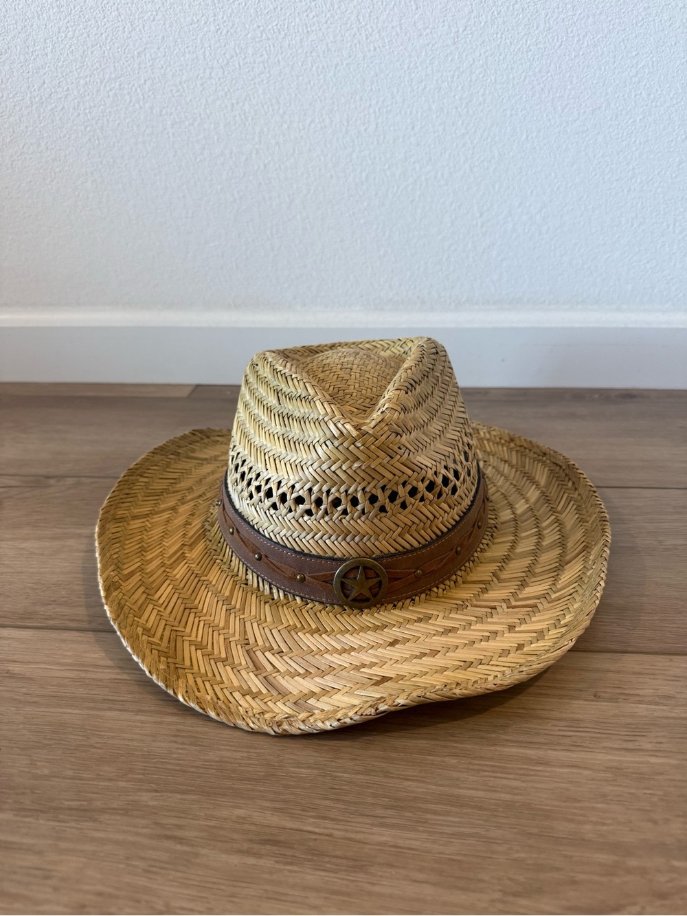 Women’s Straw Cowboy Hat with Brown Leather Band